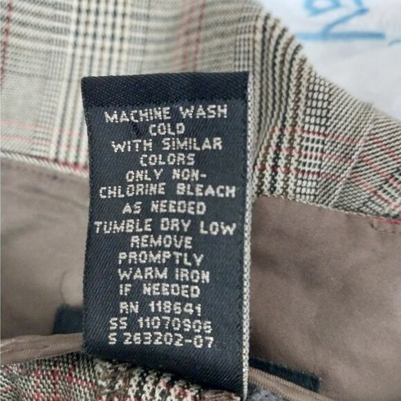 NWOT! LANE BRYANT! BLACK/WHITE/RED MICROPLAID KNEE LENGTH WALKING SHORTS! SZ 16 - Picture 8 of 9